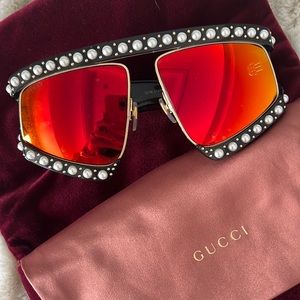 Iconic Gucci pearl embellished sunglasses